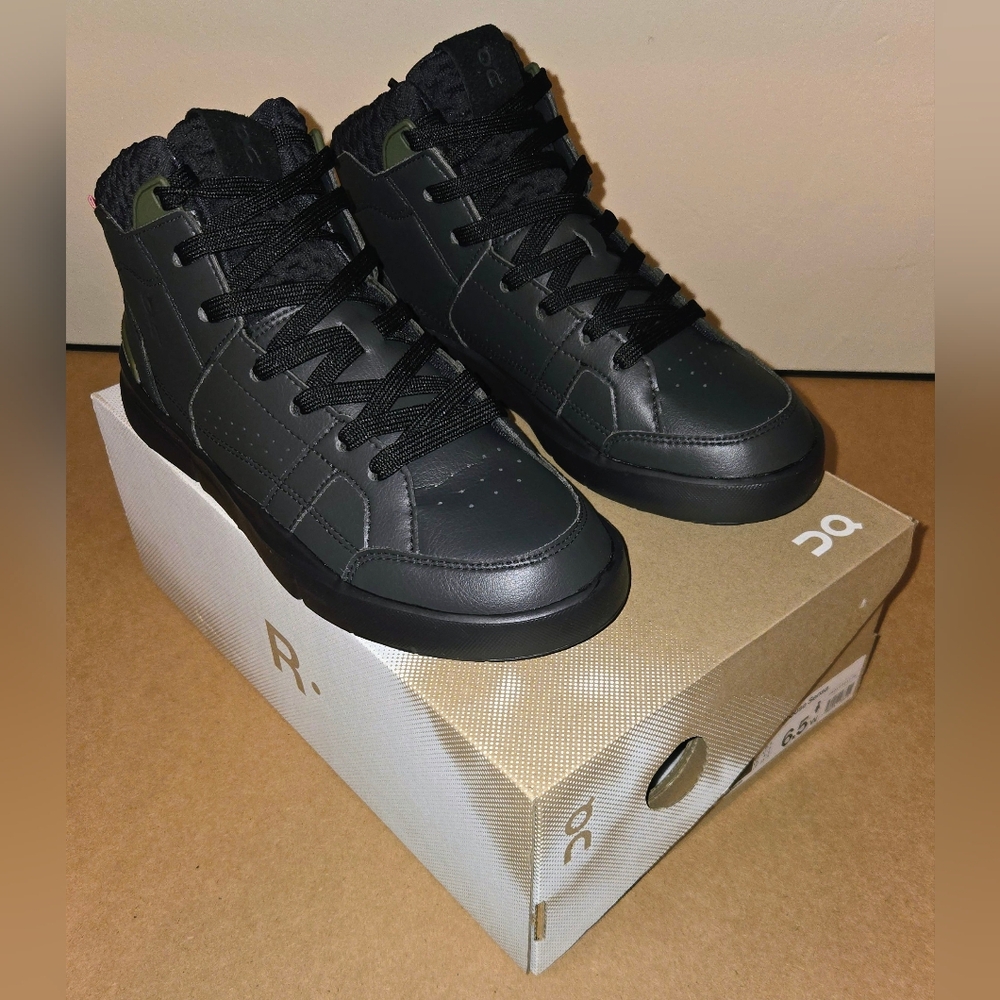 🆕 ON Cloud Women's 6.5 - The Roger Clubhouse Sansa Mid - Black - MSRP $170 - Picture 4 of 14